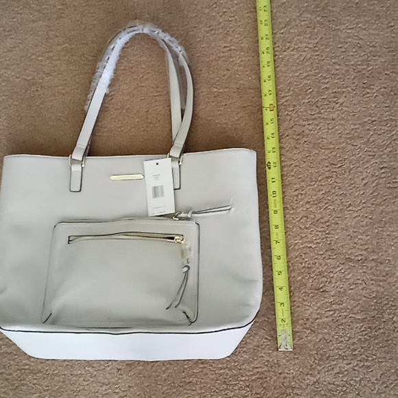NWT SteveMadden Tote - Picture 5 of 8